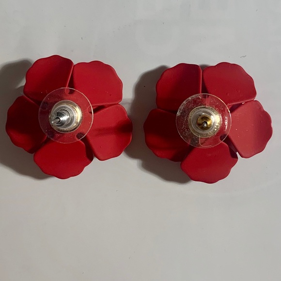 Red flower earrings - Picture 6 of 7